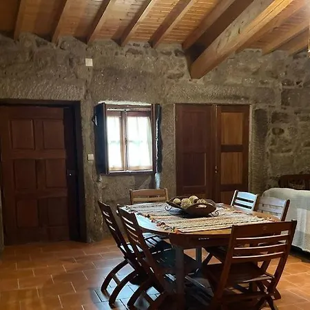 Casa Dos Moinhos De Aveia Holiday home Alverca da Beira